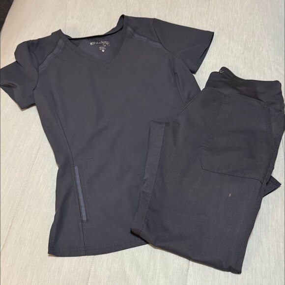 Scrubology Scrubs set in grey - Picture 12 of 13